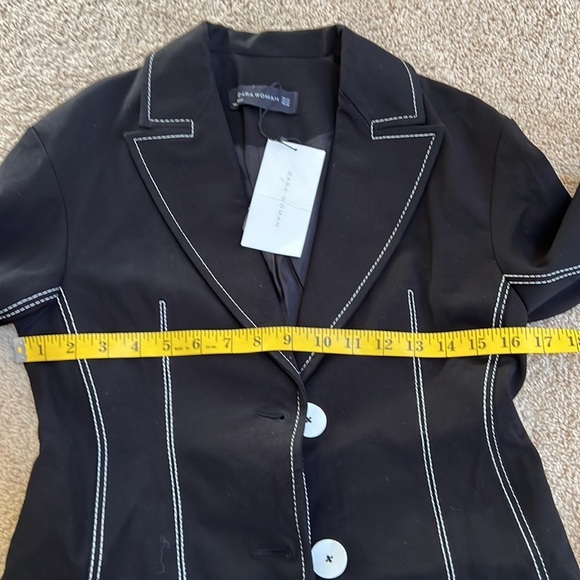 New! Zara XS blazer with contrast stitching. - Picture 10 of 13